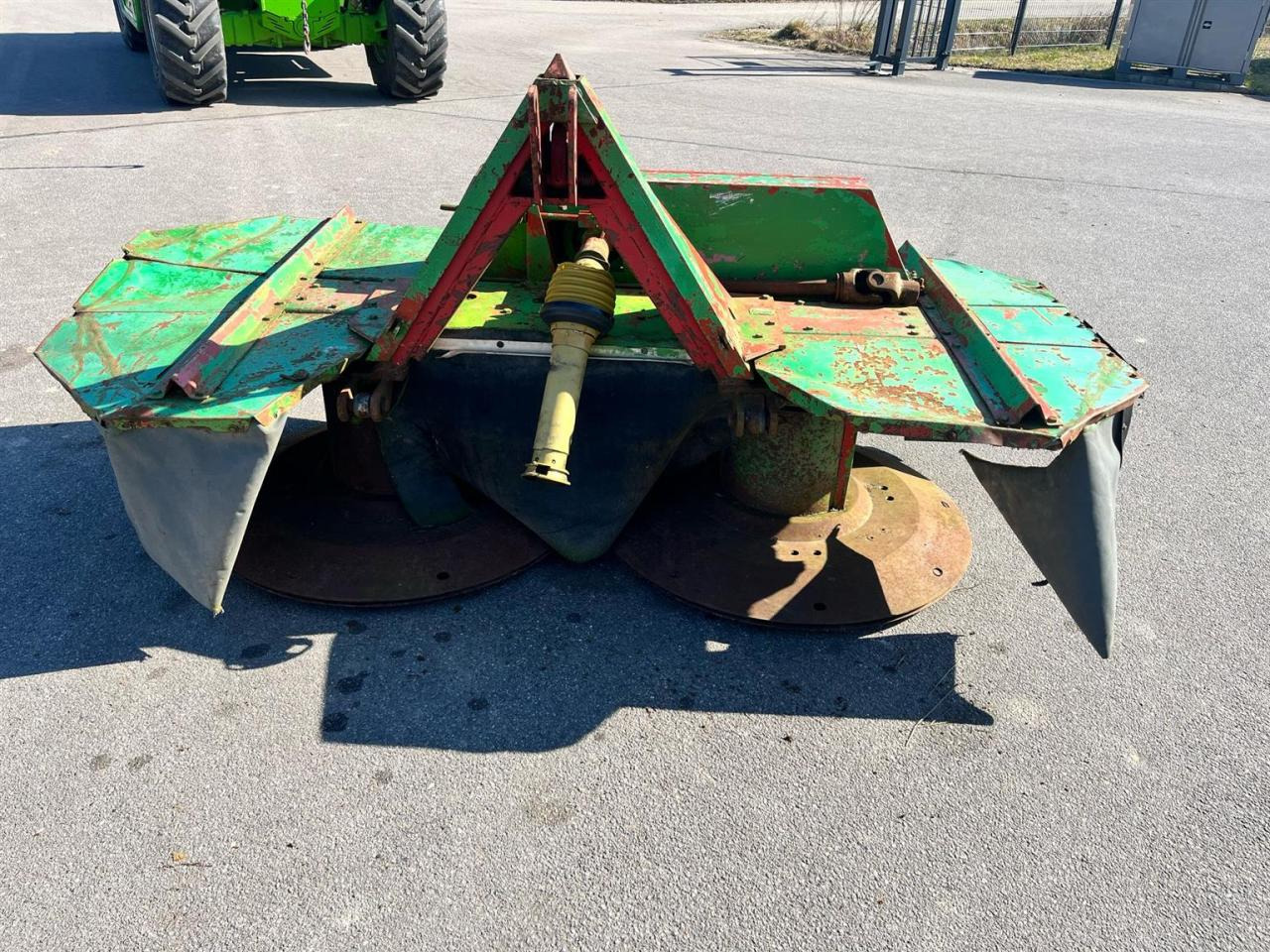 Deutz-Fahr Frontmähwerk, 2 m Arbeitsbreite - Slåttermaskin: bild 4 Deutz-Fahr Frontmähwerk, 2 m Arbeitsbreite - Slåttermaskin: bild 4