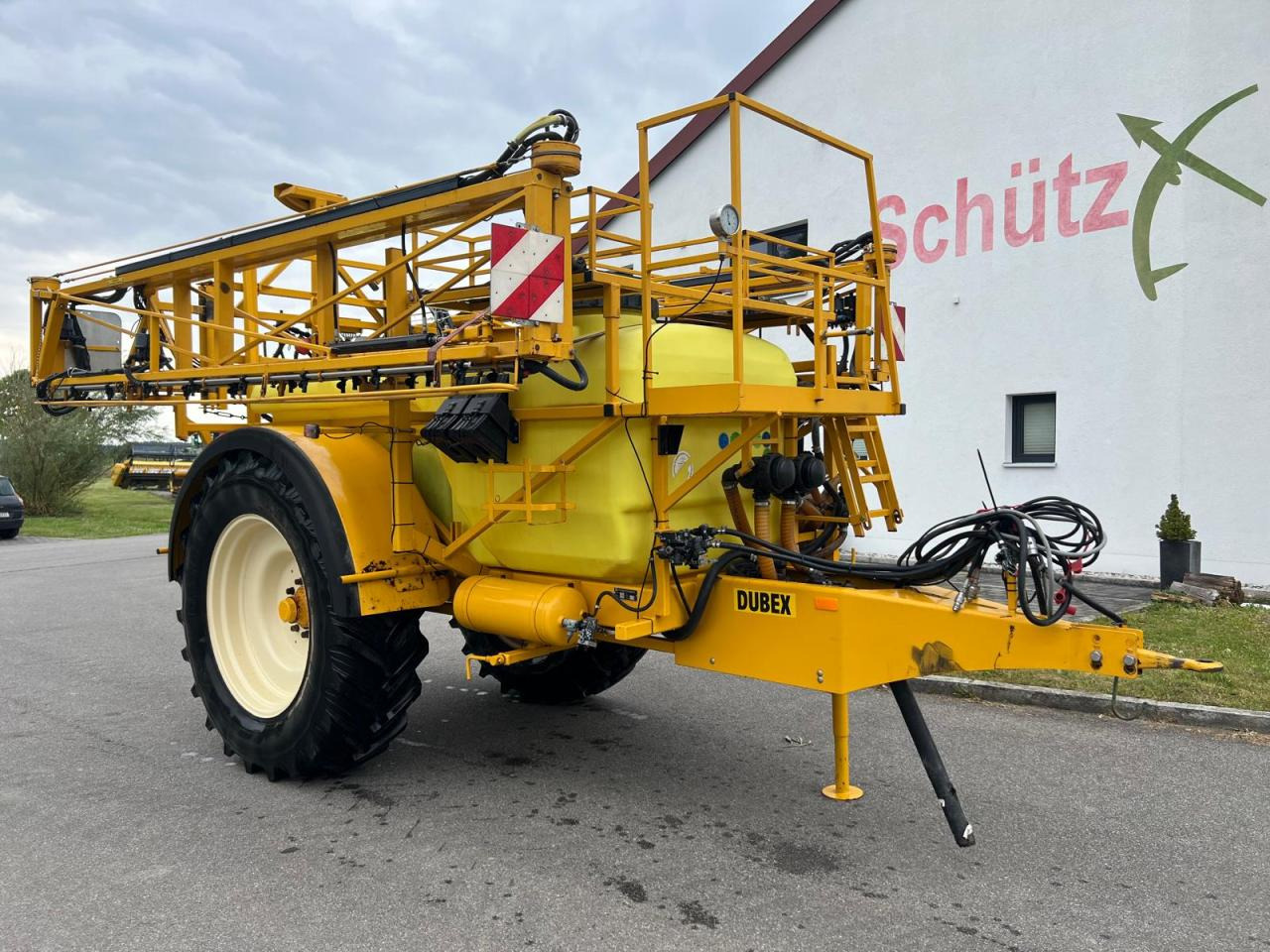 Dubex Vector 27m 3200 Liter Spritze, Baujahr 2002 - Bogserad spruta: bild 2 Dubex Vector 27m 3200 Liter Spritze, Baujahr 2002 - Bogserad spruta: bild 2