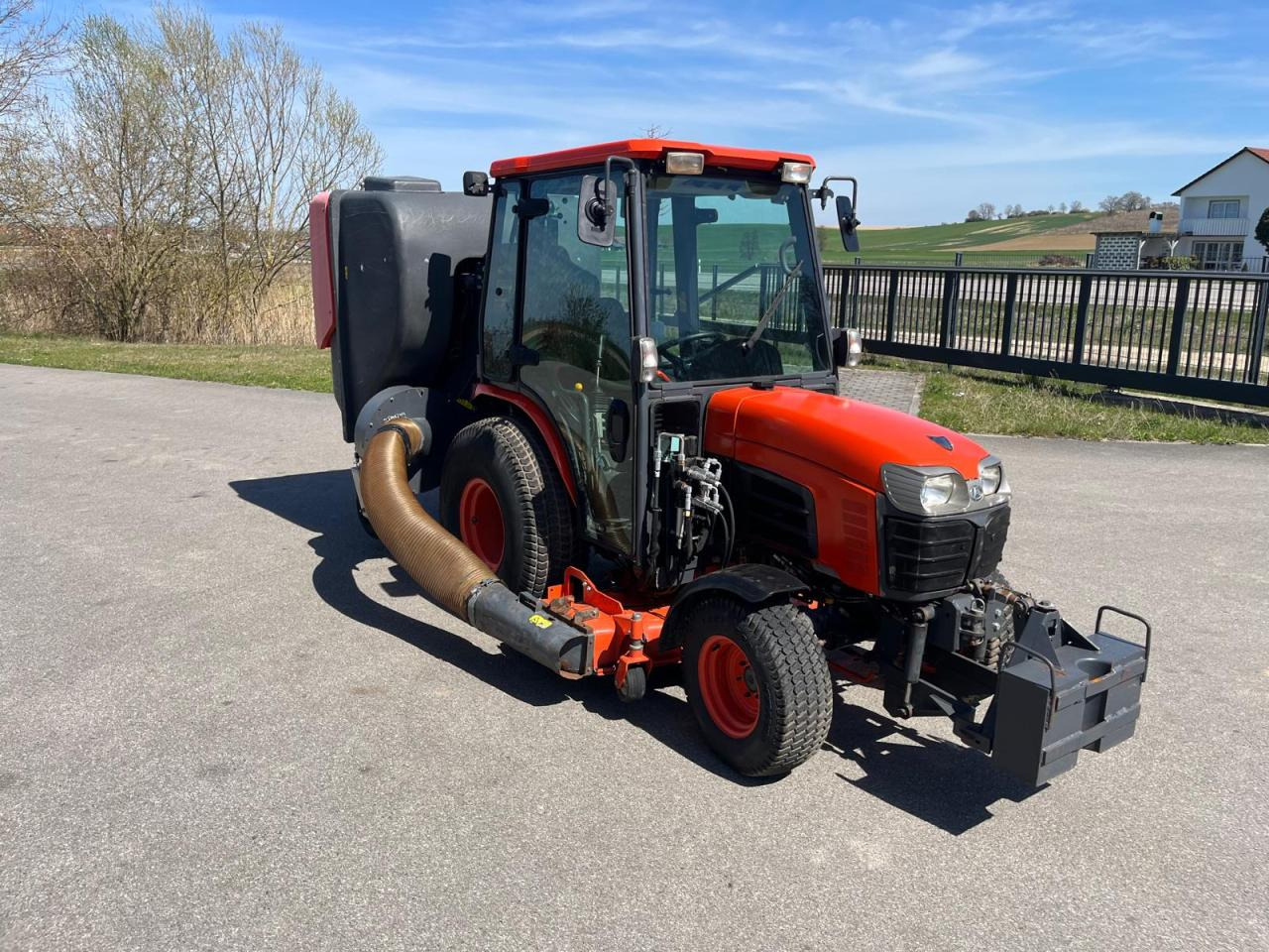Kubota B3030 Rasenmäher mit Grüngutbehälter, Hochentlader - Gräsklippare: bild 5 Kubota B3030 Rasenmäher mit Grüngutbehälter, Hochentlader - Gräsklippare: bild 5