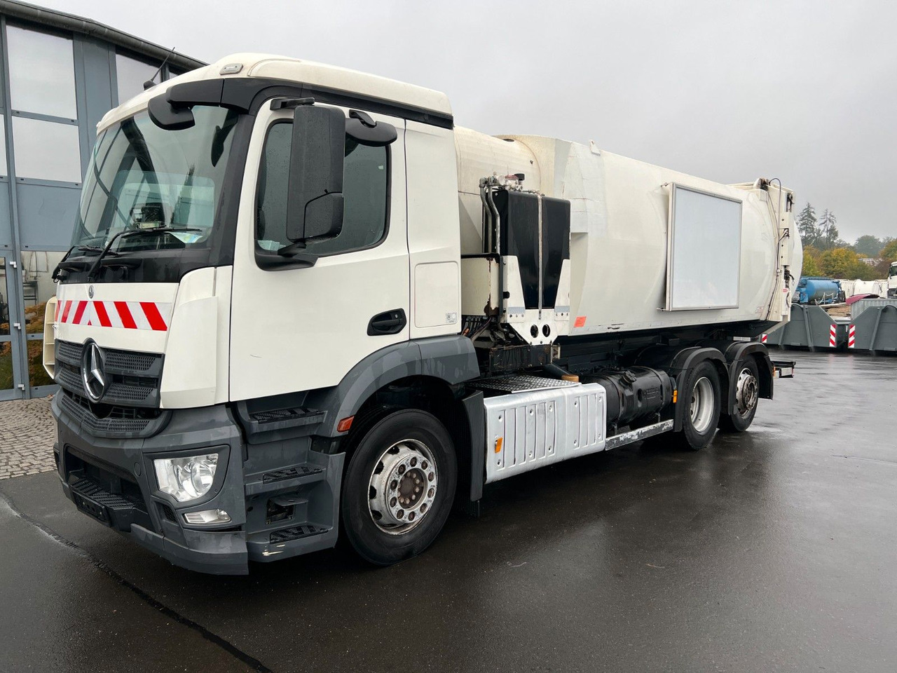 Mercedes-Benz Antos 2533 6x2 Seitenlader Zoeller S LF 22 Mercedes-Benz Antos 2533 6x2 Seitenlader Zoeller S LF 22 - Sopbil: bild 1 Mercedes-Benz Antos 2533 6x2 Seitenlader Zoeller S LF 22 Mercedes-Benz Antos 2533 6x2 Seitenlader Zoeller S LF 22 - Sopbil: bild 1