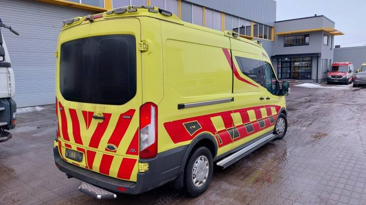 FORD TRANSIT 2,0TDI AMBULANCE KLIMA 1.2018 EURO 6, 3 UNITS - Ambulans: bild 3 FORD TRANSIT 2,0TDI AMBULANCE KLIMA 1.2018 EURO 6, 3 UNITS - Ambulans: bild 3