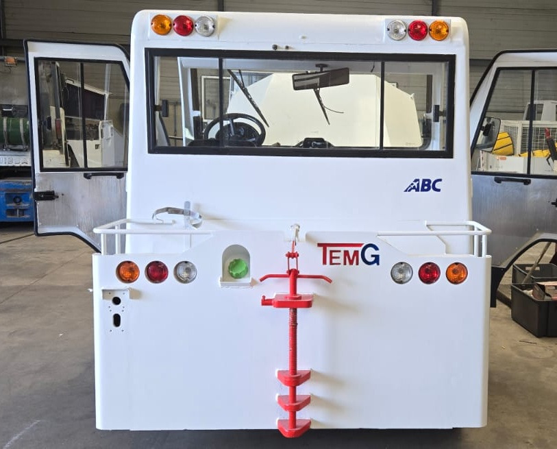 TEMG TRACTOR/DIESEL TG5006 - Bagagetraktor: bild 3 TEMG TRACTOR/DIESEL TG5006 - Bagagetraktor: bild 3