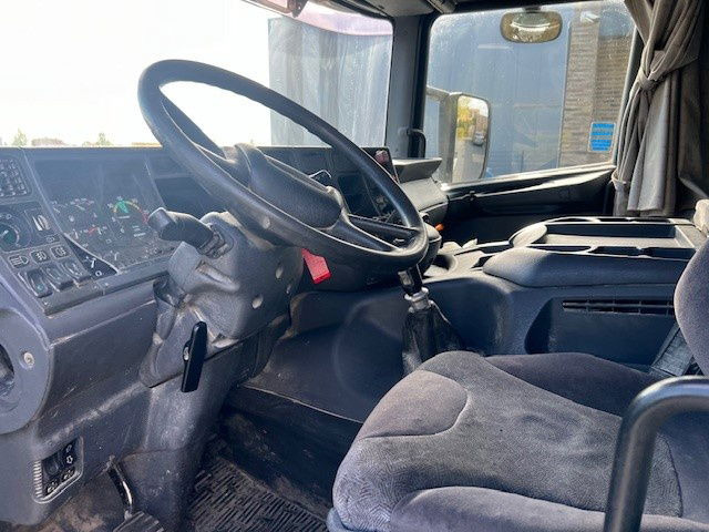 Scania P94-310 .310 - Dragbil: bild 5 Scania P94-310 .310 - Dragbil: bild 5