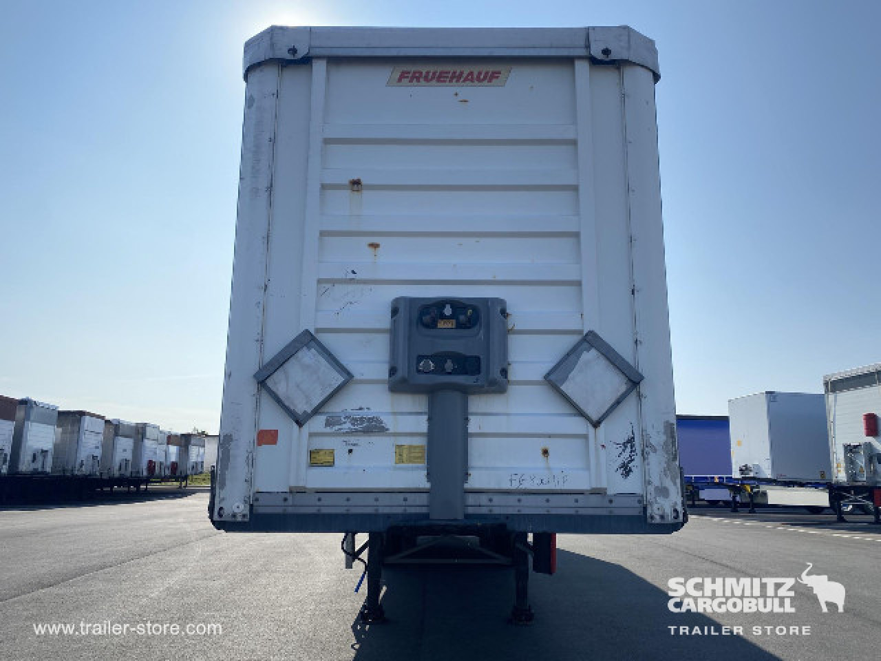 FRUEHAUF Curtainsider Standard Taillift - Kapelltrailer: bild 2 FRUEHAUF Curtainsider Standard Taillift - Kapelltrailer: bild 2