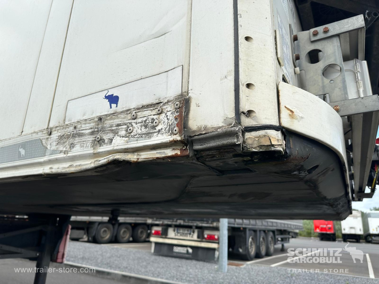 SCHMITZ Reefer Standard - Isotermiska semitrailer: bild 4 SCHMITZ Reefer Standard - Isotermiska semitrailer: bild 4