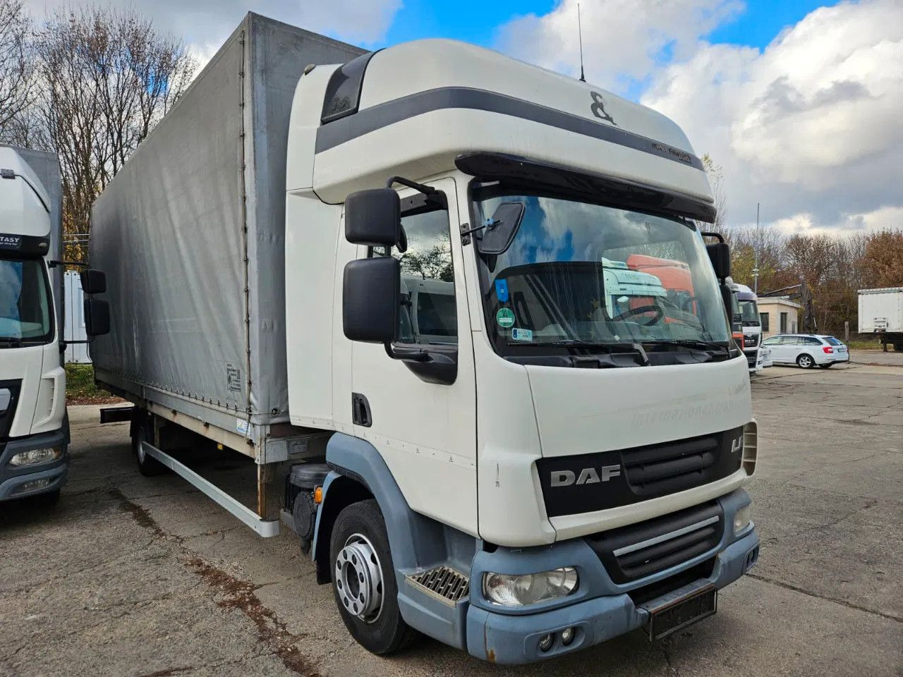 DAF LF 45.210 12t Euro5 EEV - Kapellbil: bild 2 DAF LF 45.210 12t Euro5 EEV - Kapellbil: bild 2