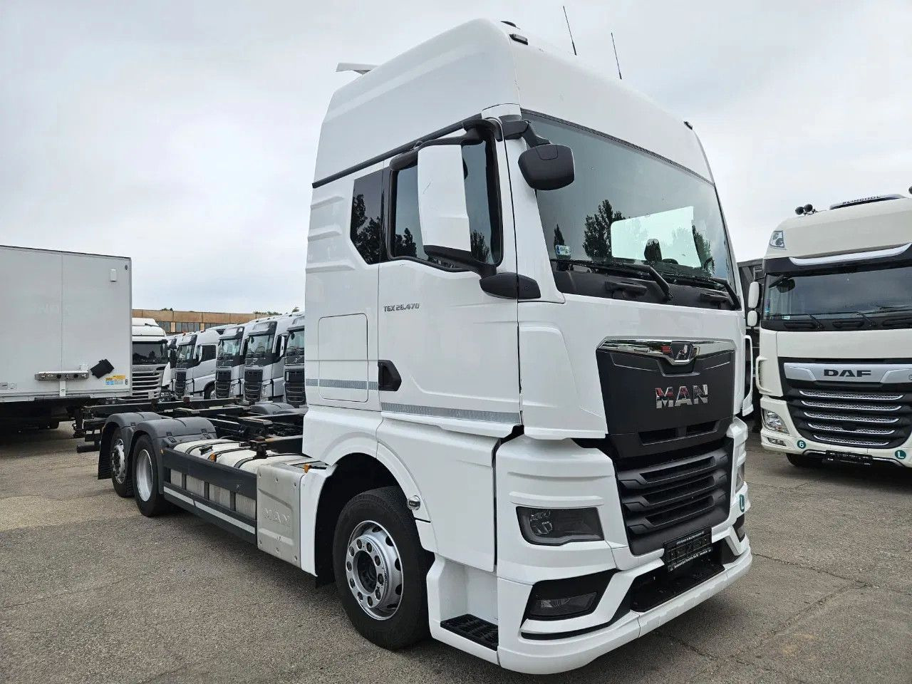 MAN TGX 26.470 XXL BDF 6x2 2 units, NAVI, Lift Axle - Containerbil/ Växelflak lastbil: bild 2 MAN TGX 26.470 XXL BDF 6x2 2 units, NAVI, Lift Axle - Containerbil/ Växelflak lastbil: bild 2