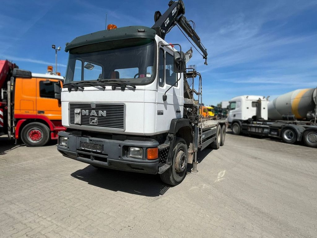 MAN F2000 27.342 6x4 Abrollkipper mit Kran - Kranbil: bild 1 MAN F2000 27.342 6x4 Abrollkipper mit Kran - Kranbil: bild 1