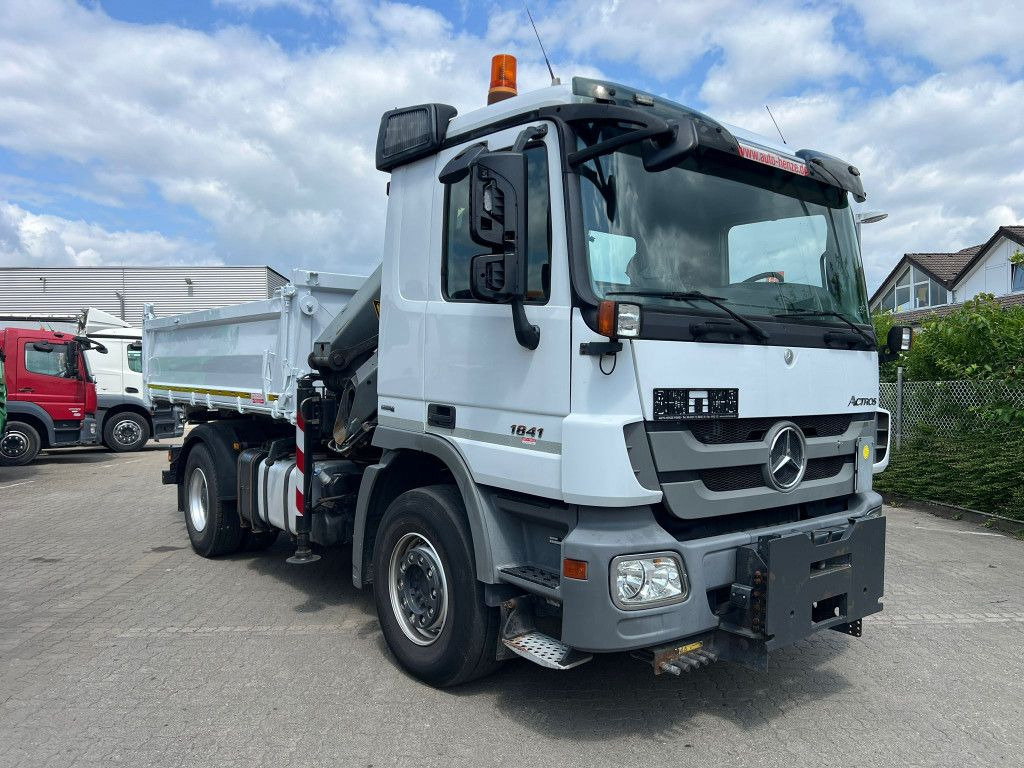Mercedes-Benz Actros 1841 K 2-Achs Kipper Kran Funk/2xhydr+Gre Mercedes-Benz Actros 1841 K 2-Achs Kipper Kran Funk/2xhydr+Gre - Tippbil lastbil, Kranbil: bild 2 Mercedes-Benz Actros 1841 K 2-Achs Kipper Kran Funk/2xhydr+Gre Mercedes-Benz Actros 1841 K 2-Achs Kipper Kran Funk/2xhydr+Gre - Tippbil lastbil, Kranbil: bild 2