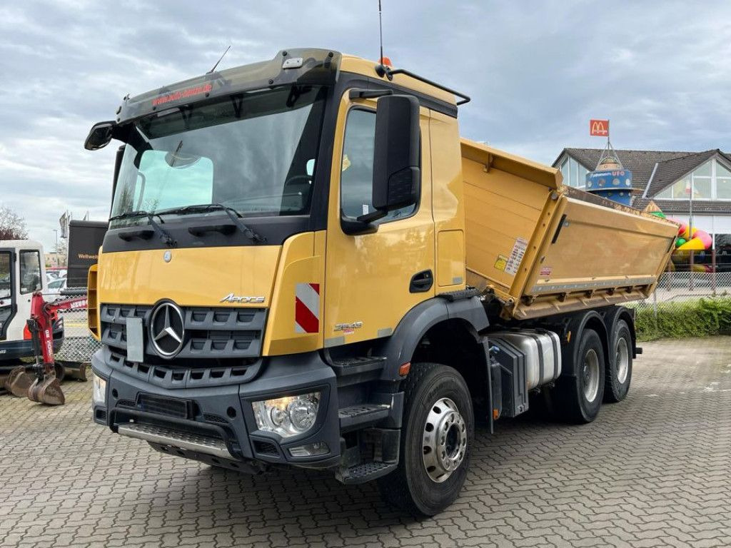 Mercedes-Benz Arocs 2643 K 6x4 3-Achs Kipper Blatt/Blatt, AP A - Tippbil lastbil: bild 1 Mercedes-Benz Arocs 2643 K 6x4 3-Achs Kipper Blatt/Blatt, AP A - Tippbil lastbil: bild 1