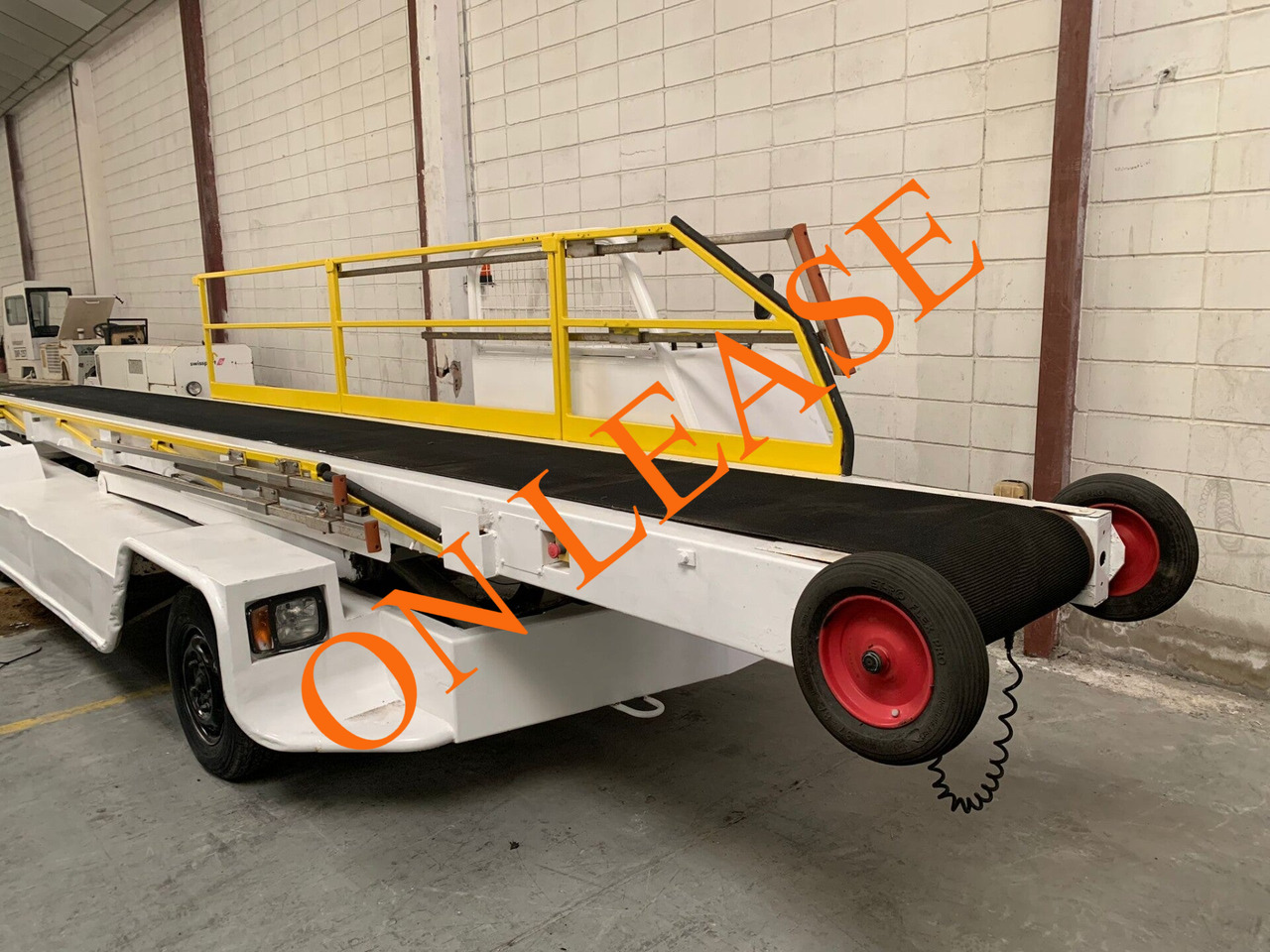 Belt Loader AMSS BL800 - Transportband för flygplan: bild 1 Belt Loader AMSS BL800 - Transportband för flygplan: bild 1
