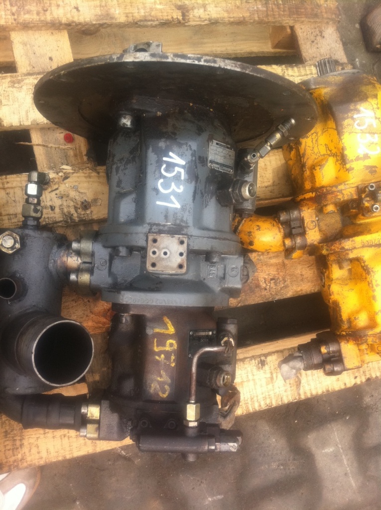 BRUENINGHAUS HYDRAULIK A10VO71FHD/31R-PSC12K02-S0184 940147 + A10VO28DFLR/31R-S0160 PSC12N00 00940142 - Hydraulpump för Byggmaskiner: bild 1 BRUENINGHAUS HYDRAULIK A10VO71FHD/31R-PSC12K02-S0184 940147 + A10VO28DFLR/31R-S0160 PSC12N00 00940142 - Hydraulpump för Byggmaskiner: bild 1