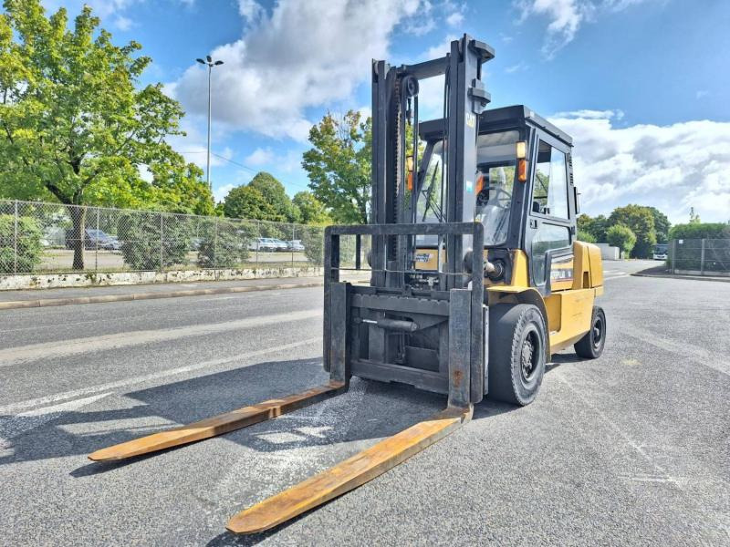 Caterpillar GP50K - Gasoltruck: bild 2 Caterpillar GP50K - Gasoltruck: bild 2