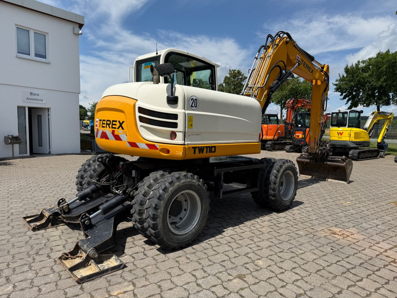 Terex TW 110, Bj 14, 2265 BH, VA, SWE, 4 TL, 1 GLV - Grävmaskin på däck: bild 2 Terex TW 110, Bj 14, 2265 BH, VA, SWE, 4 TL, 1 GLV - Grävmaskin på däck: bild 2