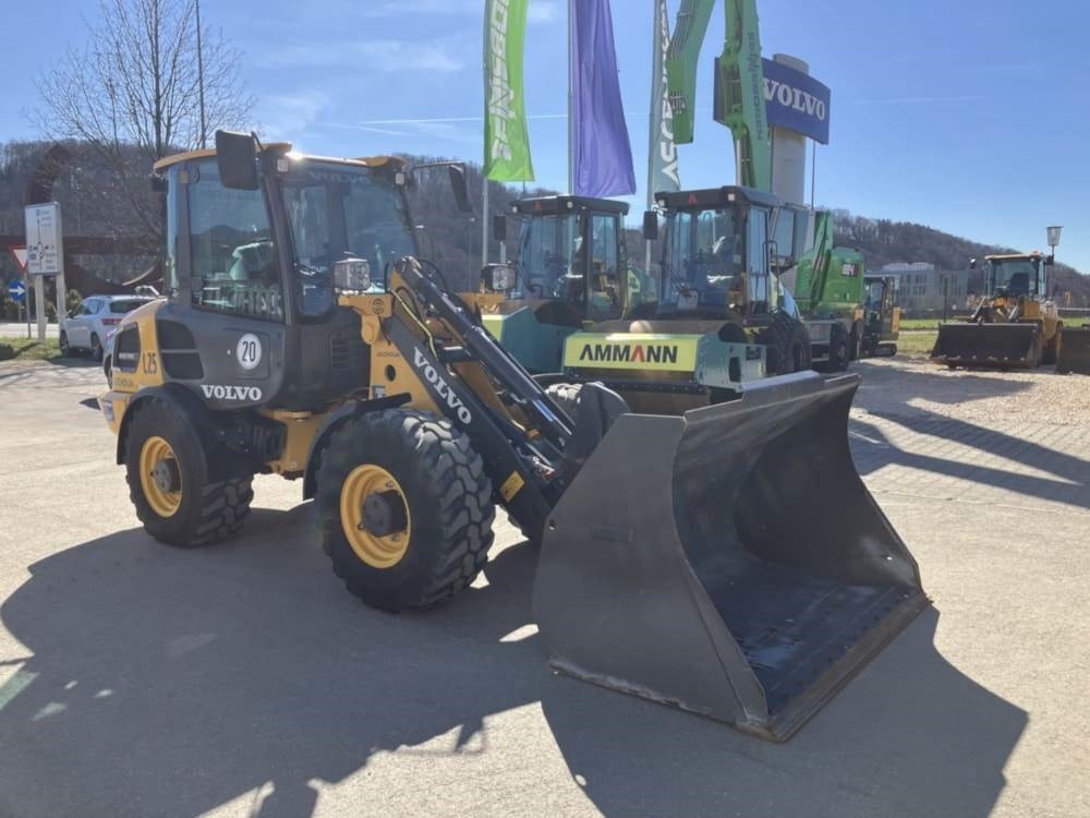 Volvo JL25H Electric - Kompaktlastare/ Slirstyrda lastare: bild 1 Volvo JL25H Electric - Kompaktlastare/ Slirstyrda lastare: bild 1