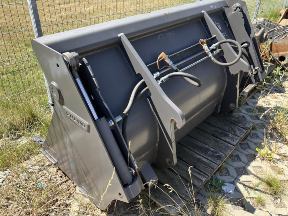 Volvo Klappschaufel mit Zähnen TPZ - Skopa: bild 3 Volvo Klappschaufel mit Zähnen TPZ - Skopa: bild 3
