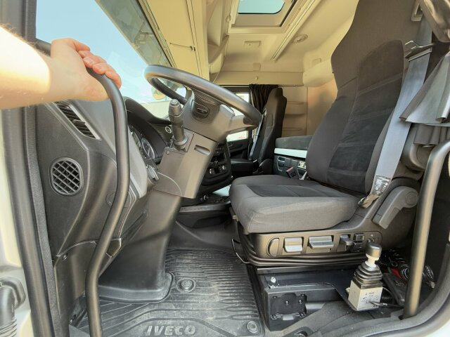 Iveco S-WAY 4x4H Zugmaschine Euro 6 *Kippauflieger - Dragbil: bild 4 Iveco S-WAY 4x4H Zugmaschine Euro 6 *Kippauflieger - Dragbil: bild 4