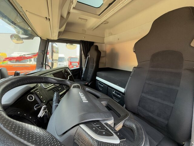 Iveco S-WAY 4x4H Zugmaschine Euro 6 *Kippauflieger - Dragbil: bild 5 Iveco S-WAY 4x4H Zugmaschine Euro 6 *Kippauflieger - Dragbil: bild 5