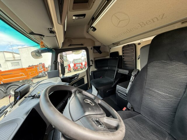 Mercedes-Benz ACTROS 1846 4x4 HAD Eur 6 Kipphydraulik Retarder - Dragbil: bild 4 Mercedes-Benz ACTROS 1846 4x4 HAD Eur 6 Kipphydraulik Retarder - Dragbil: bild 4