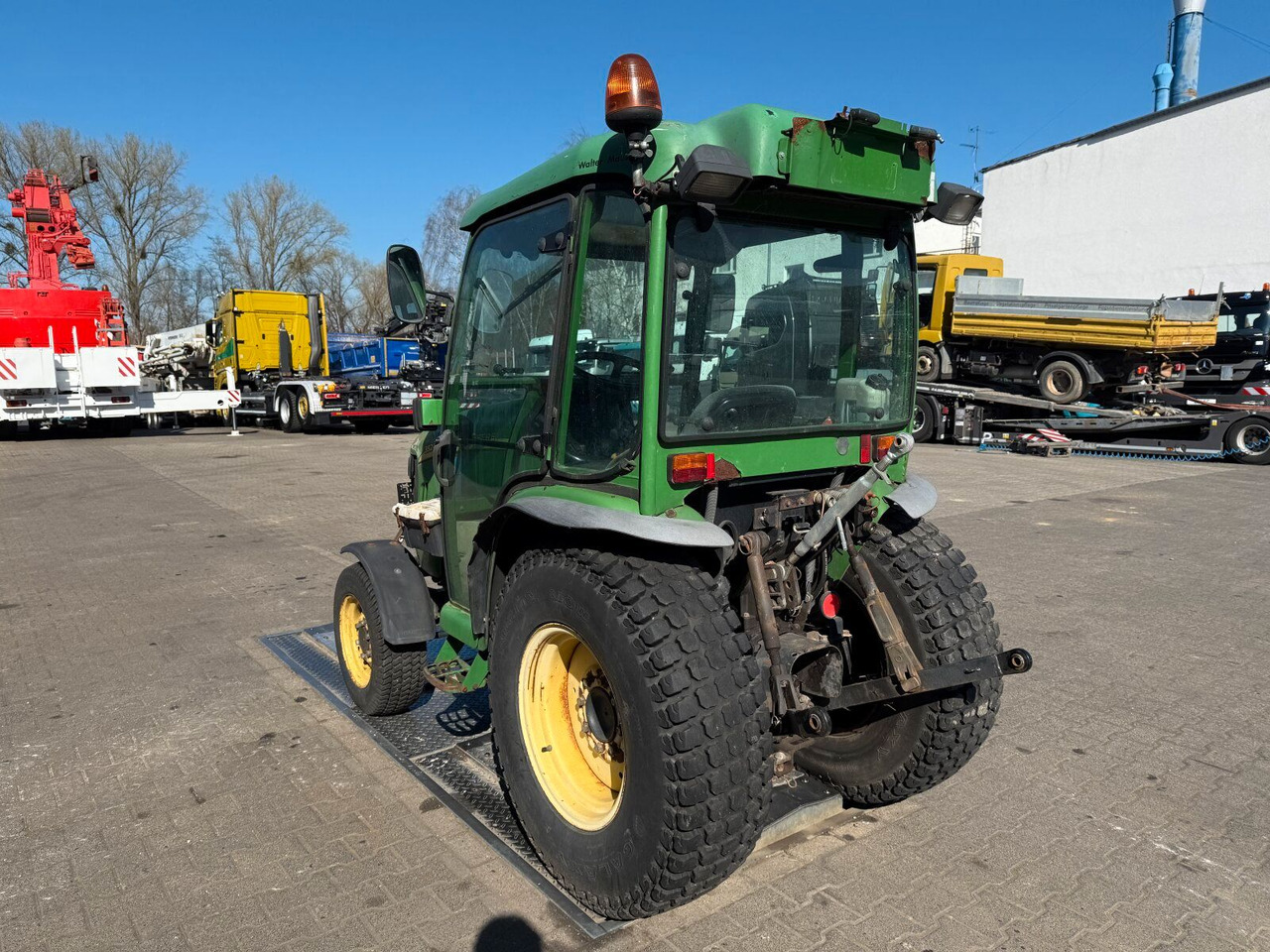 John Deere 3520 Kommunaltrak. Frontkraftheber Kuppeldreieck - Traktor: bild 5 John Deere 3520 Kommunaltrak. Frontkraftheber Kuppeldreieck - Traktor: bild 5
