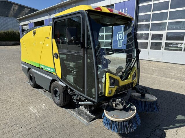Johnston C202 Kleinkehrmaschine 2 M³ - 6.000 h - Sopmaskin: bild 1 Johnston C202 Kleinkehrmaschine 2 M³ - 6.000 h - Sopmaskin: bild 1