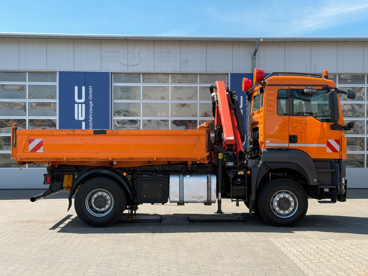 MAN TGA 18.360 4x4 Kipper Kran PALFINGER Winterd. - Tippbil lastbil, Kranbil: bild 2 MAN TGA 18.360 4x4 Kipper Kran PALFINGER Winterd. - Tippbil lastbil, Kranbil: bild 2