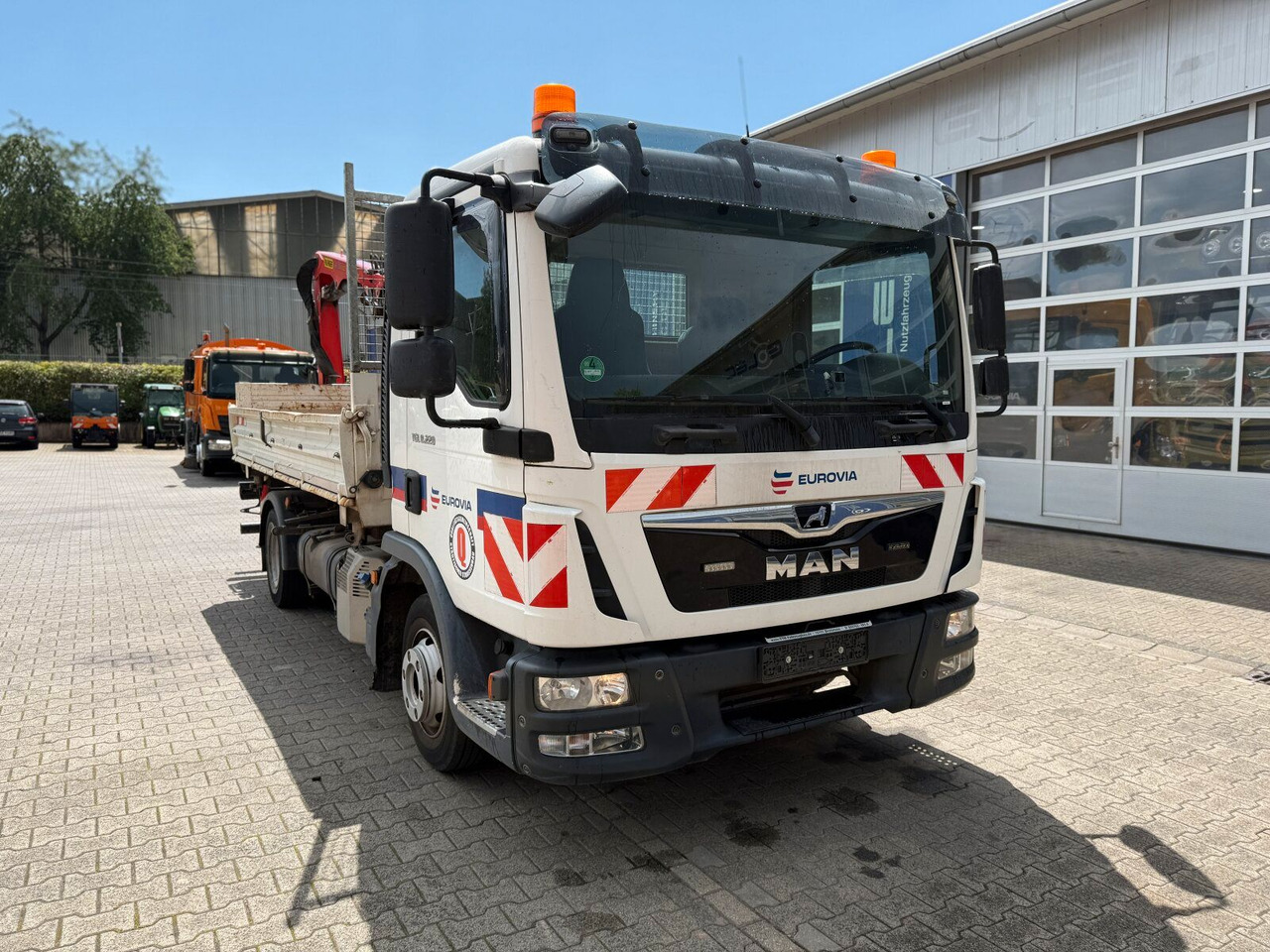 MAN TGL 8.220 4x2 Kipper Kran Palfinger 7.001-K A - Transportbil med tippflak: bild 1 MAN TGL 8.220 4x2 Kipper Kran Palfinger 7.001-K A - Transportbil med tippflak: bild 1