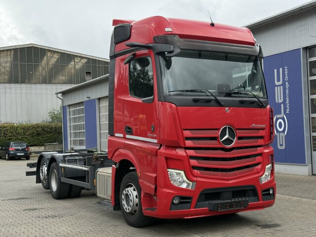 Mercedes-Benz ACTROS 2543 6x2 Wechselaufbau BDF AHK 2 Betten - Containerbil/ Växelflak lastbil: bild 1 Mercedes-Benz ACTROS 2543 6x2 Wechselaufbau BDF AHK 2 Betten - Containerbil/ Växelflak lastbil: bild 1