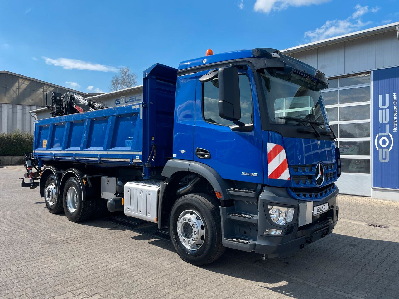 Mercedes-Benz AROCS 2536 6x2*4 Kipper Kran HIAB - Kranbil: bild 1 Mercedes-Benz AROCS 2536 6x2*4 Kipper Kran HIAB - Kranbil: bild 1