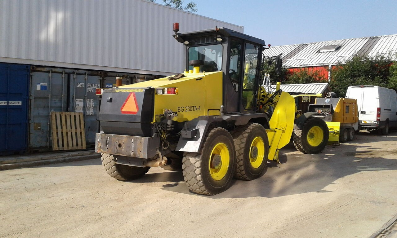 HBM-Nobas HBM 230 - Väghyvel: bild 1 HBM-Nobas HBM 230 - Väghyvel: bild 1