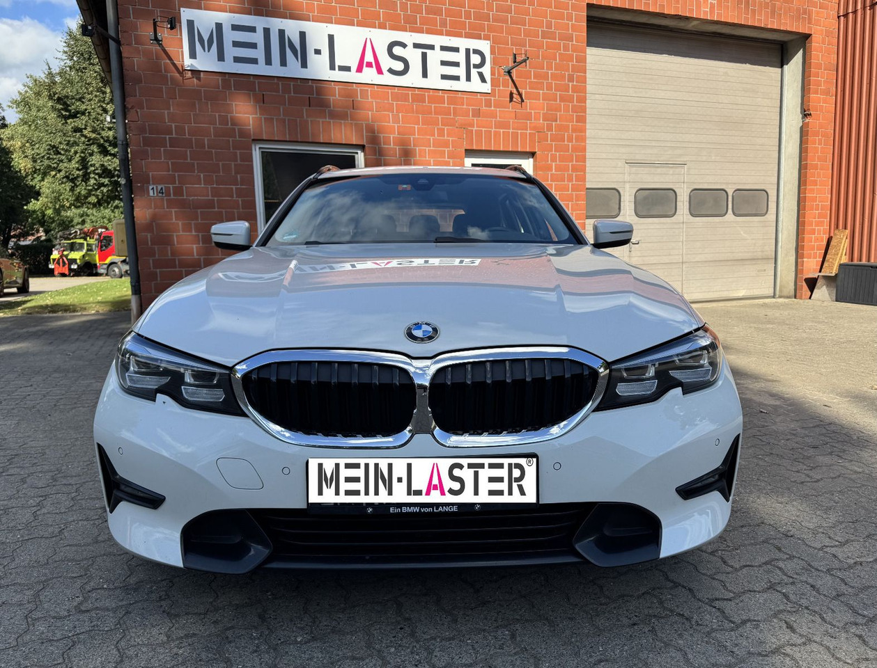 BMW 320 d xDrive touring Sport Line shadow AHK - Kombi: bild 3 BMW 320 d xDrive touring Sport Line shadow AHK - Kombi: bild 3