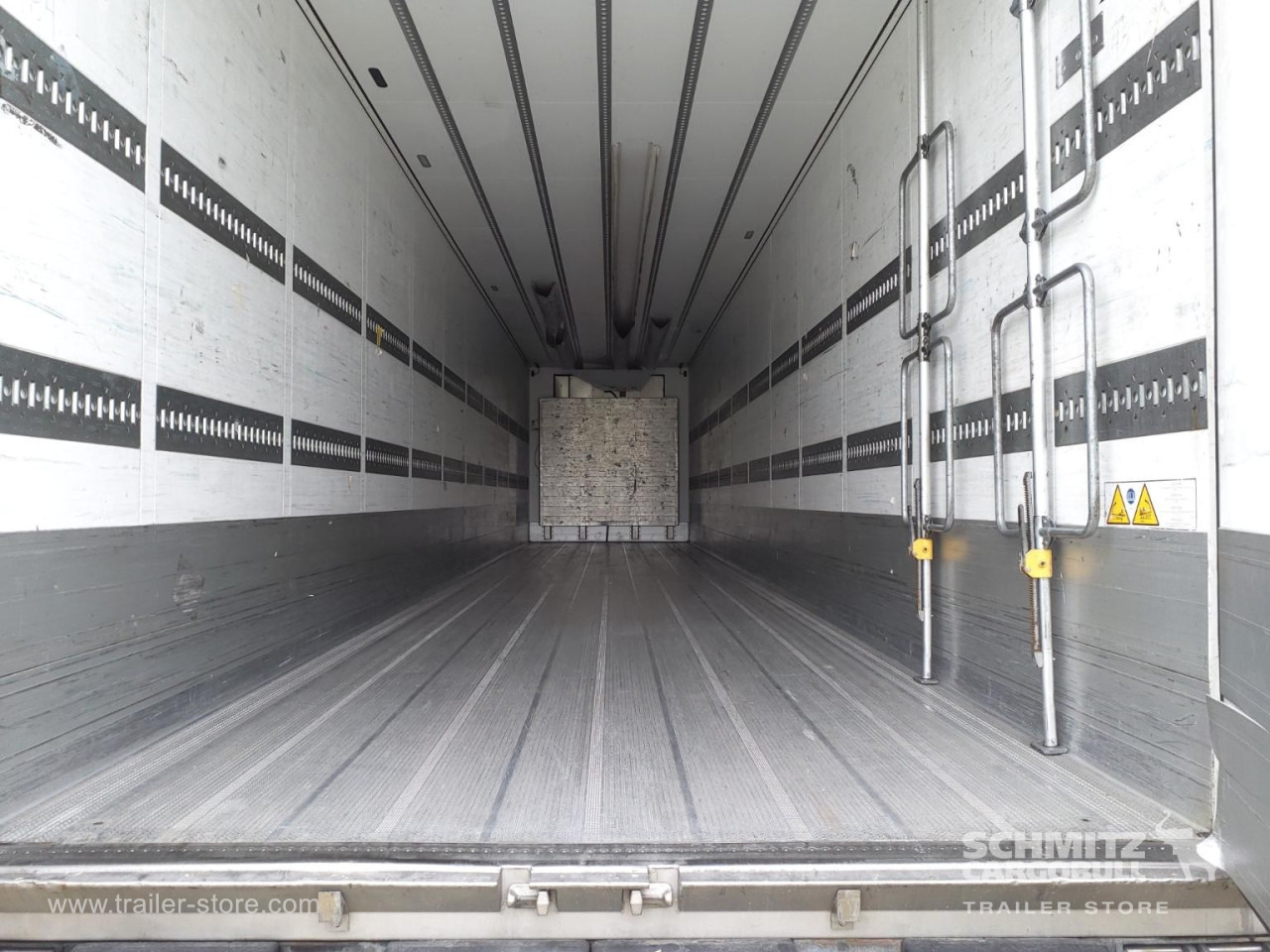 SCHMITZ Reefer Standard Taillift - Isotermiska semitrailer: bild 3 SCHMITZ Reefer Standard Taillift - Isotermiska semitrailer: bild 3