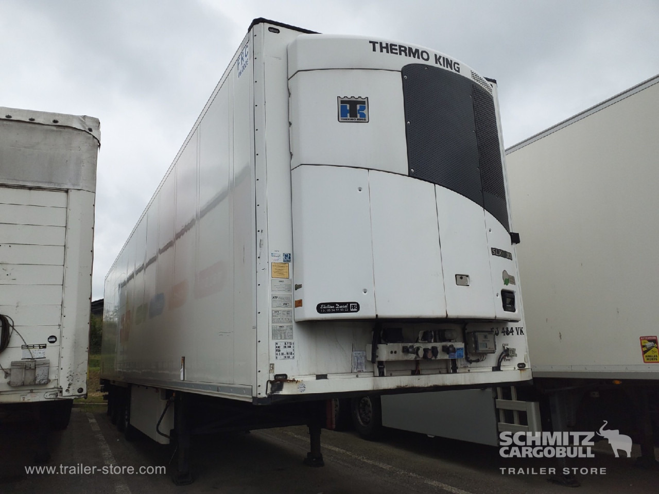 SCHMITZ Reefer Standard Taillift - Isotermiska semitrailer: bild 1 SCHMITZ Reefer Standard Taillift - Isotermiska semitrailer: bild 1