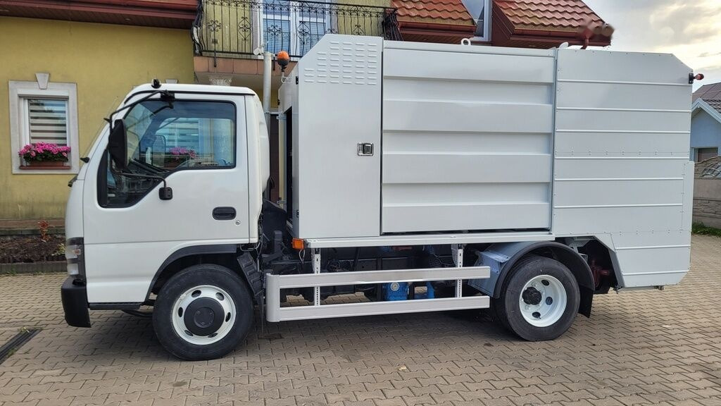 Isuzu NQR75 Container washer laveuse lavacassonetti myjka - Sopbil: bild 5 Isuzu NQR75 Container washer laveuse lavacassonetti myjka - Sopbil: bild 5