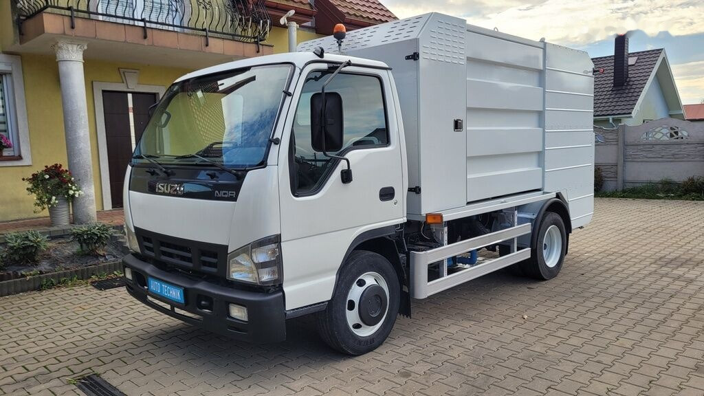 Isuzu NQR75 Container washer laveuse lavacassonetti myjka - Sopbil: bild 4 Isuzu NQR75 Container washer laveuse lavacassonetti myjka - Sopbil: bild 4