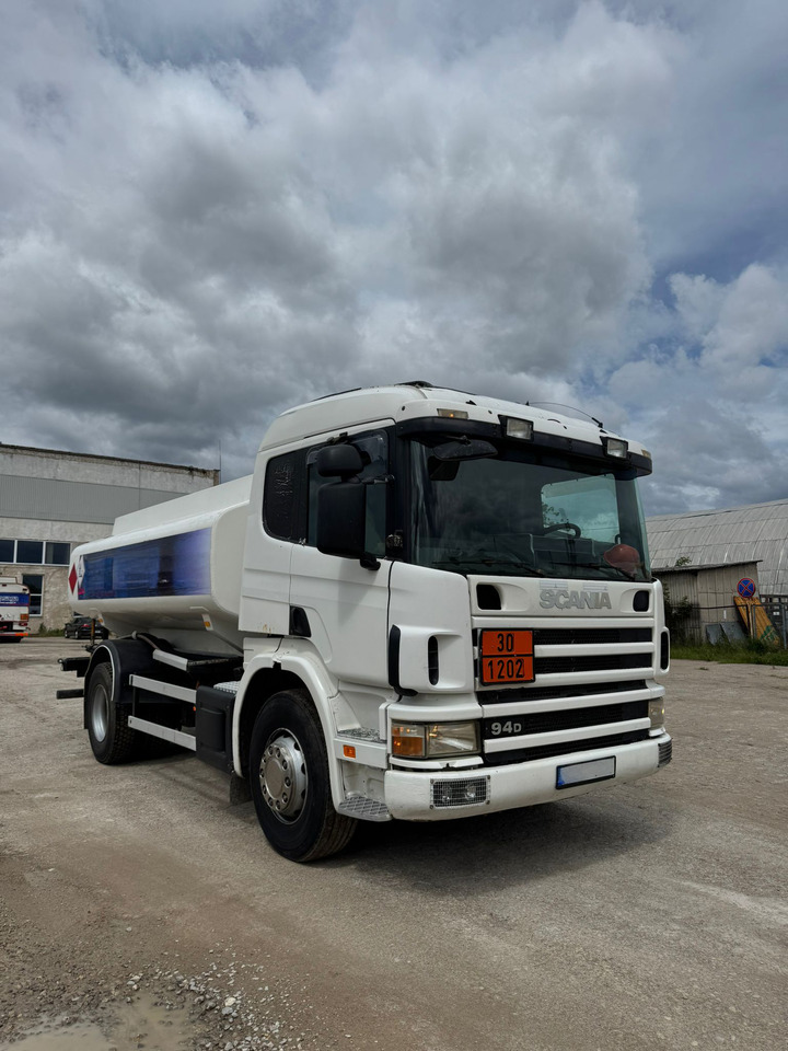 SCANIA P94 - Tankbil: bild 1 SCANIA P94 - Tankbil: bild 1