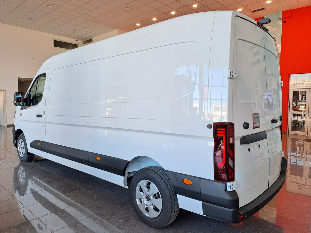 Renault Master L3H2 150 - NAV Klimaaut. Holzb. 270° - Skåpbil: bild 5 Renault Master L3H2 150 - NAV Klimaaut. Holzb. 270° - Skåpbil: bild 5