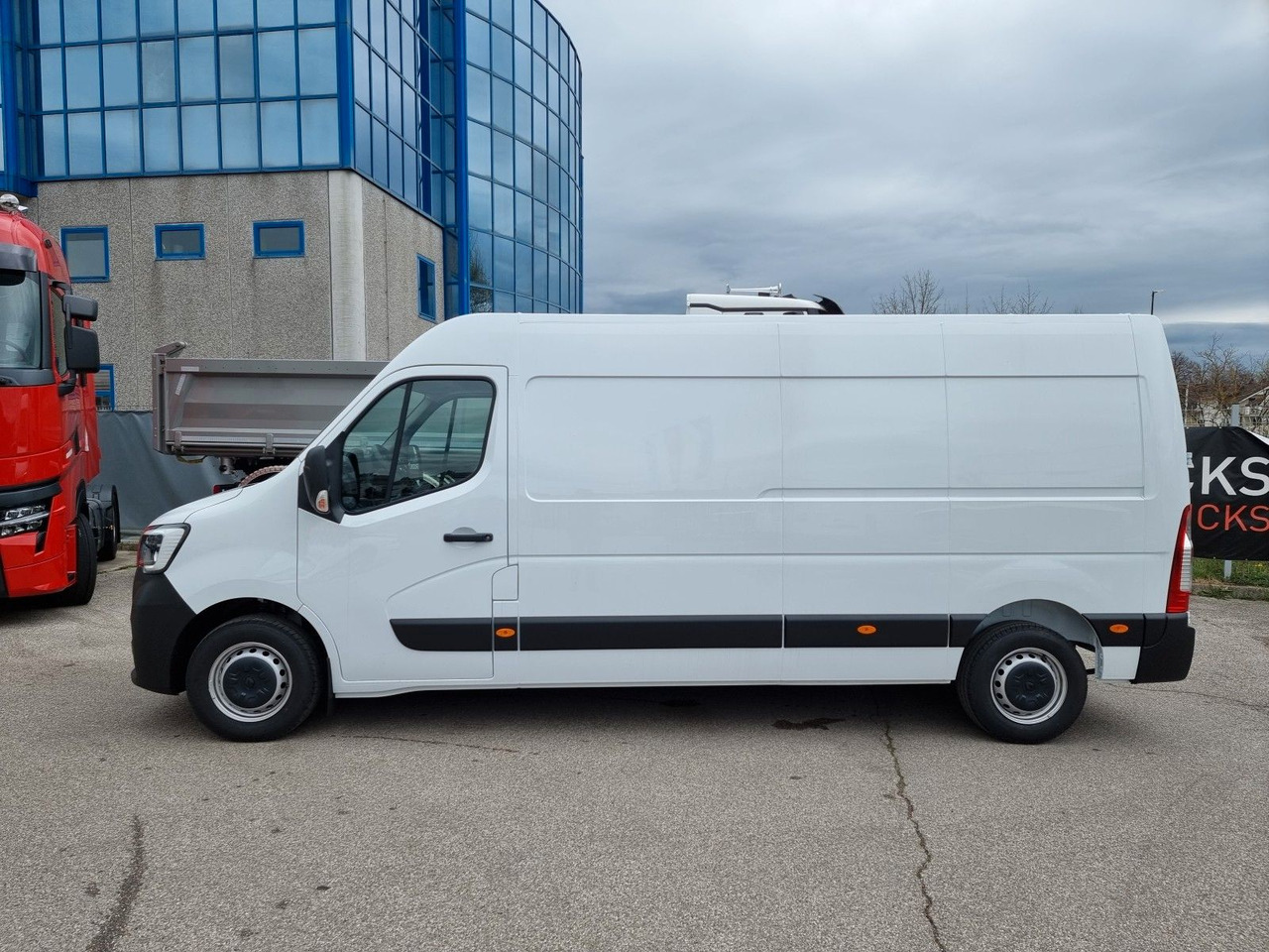 Renault Master L3H2 3,5t 150 PRO+ - Skåpbil: bild 2 Renault Master L3H2 3,5t 150 PRO+ - Skåpbil: bild 2
