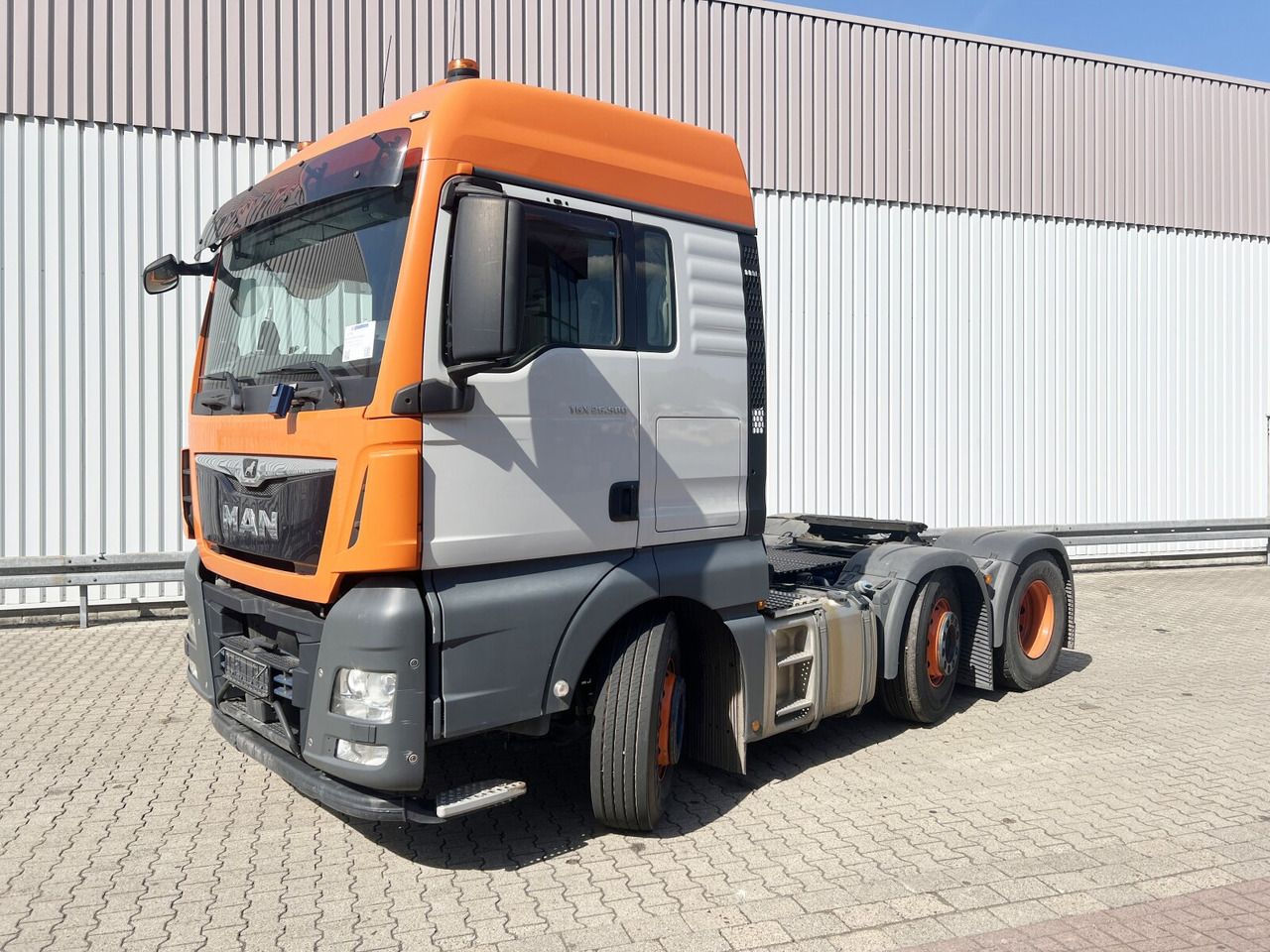 MAN TGX 26.500 6X2/4 BLS TGX 26.500 6X2/4 BLS, Intarder, Vorlauflenk-/lift, Standklima, XXL-Fahrerhaus - Dragbil: bild 1 MAN TGX 26.500 6X2/4 BLS TGX 26.500 6X2/4 BLS, Intarder, Vorlauflenk-/lift, Standklima, XXL-Fahrerhaus - Dragbil: bild 1