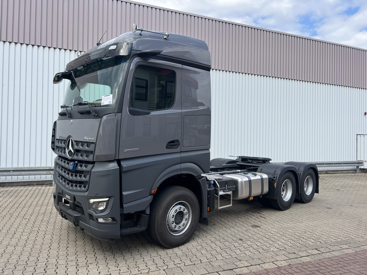 Mercedes-Benz Arocs 2653 LS 6x4 Arocs 2653 LS 6x4, Retarder, MirrorCam, MultimediaCockpit, Navi, LED - Dragbil: bild 1 Mercedes-Benz Arocs 2653 LS 6x4 Arocs 2653 LS 6x4, Retarder, MirrorCam, MultimediaCockpit, Navi, LED - Dragbil: bild 1