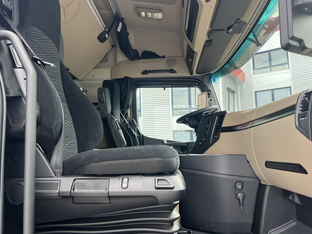 Mercedes-Benz Arocs 2653 LS 6x4 Arocs 2653 LS 6x4, Retarder, MirrorCam, MultimediaCockpit, Navi, LED - Dragbil: bild 5 Mercedes-Benz Arocs 2653 LS 6x4 Arocs 2653 LS 6x4, Retarder, MirrorCam, MultimediaCockpit, Navi, LED - Dragbil: bild 5