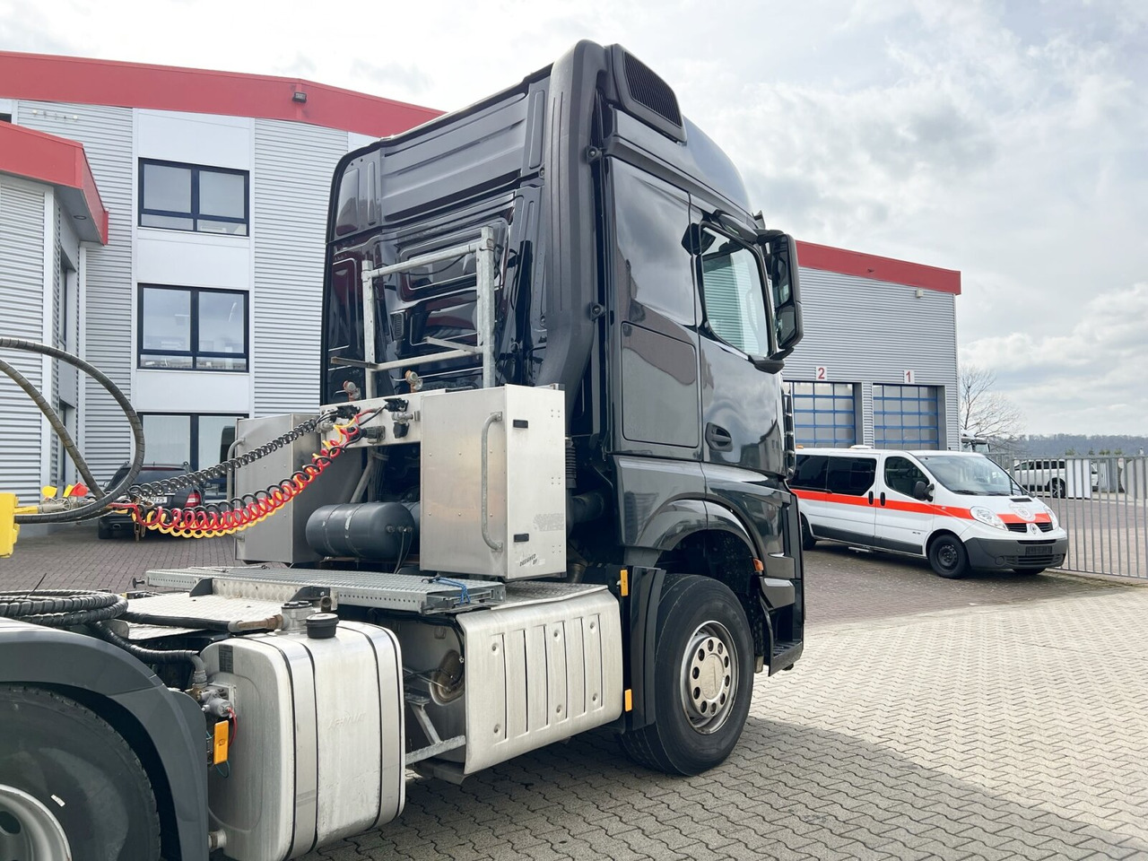 Mercedes-Benz Arocs 3358 LS 6x4 Arocs 3358 LS 6x4, StreamSpace, Turbo-Retarder-Kupplung, Kipphydraulik - Dragbil: bild 5 Mercedes-Benz Arocs 3358 LS 6x4 Arocs 3358 LS 6x4, StreamSpace, Turbo-Retarder-Kupplung, Kipphydraulik - Dragbil: bild 5