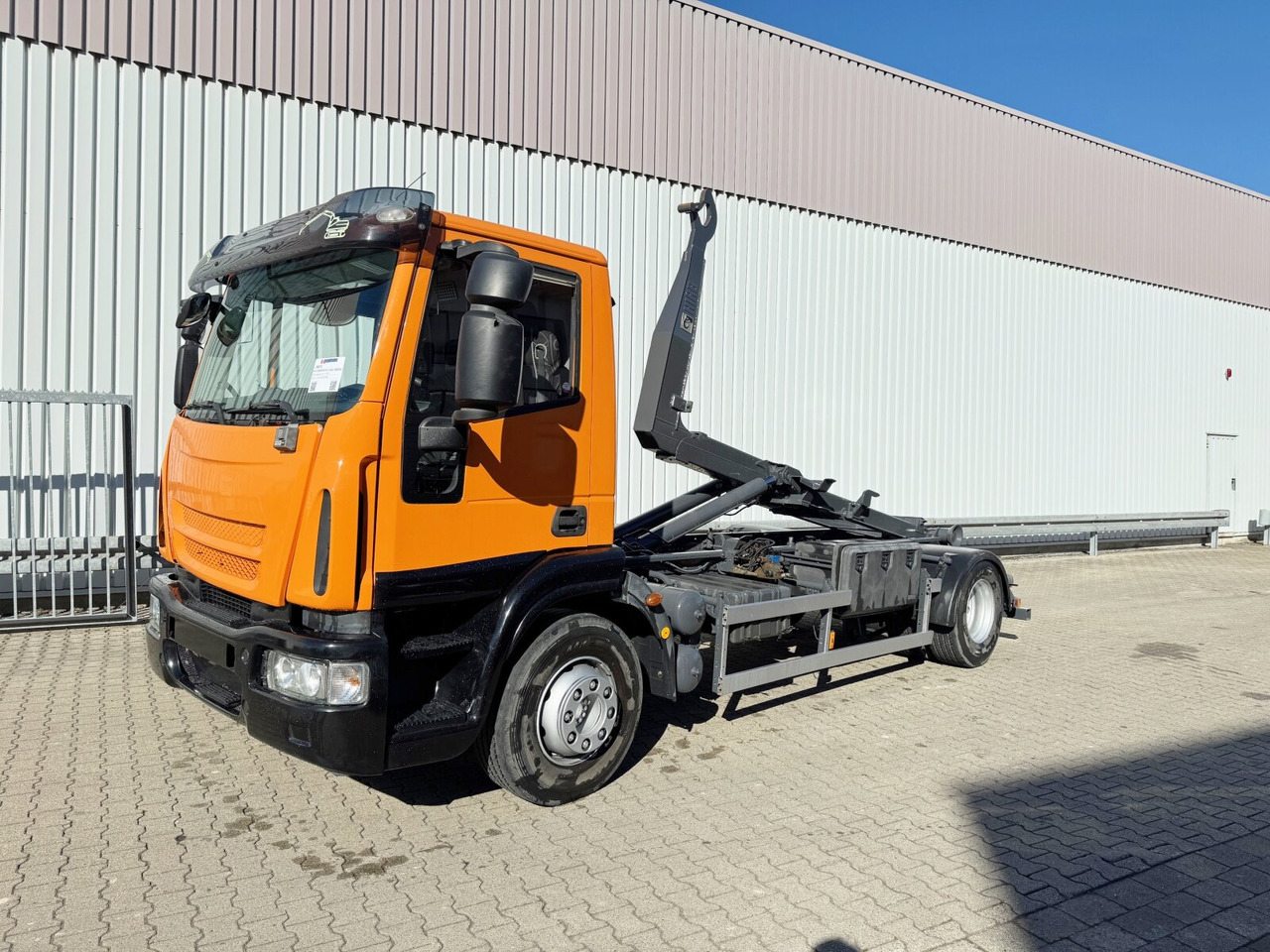 Euro Cargo 160E25 4x2 Euro Cargo 160E25 4x2, HIAB Abroller - Lastväxlare lastbil: bild 1 Euro Cargo 160E25 4x2 Euro Cargo 160E25 4x2, HIAB Abroller - Lastväxlare lastbil: bild 1