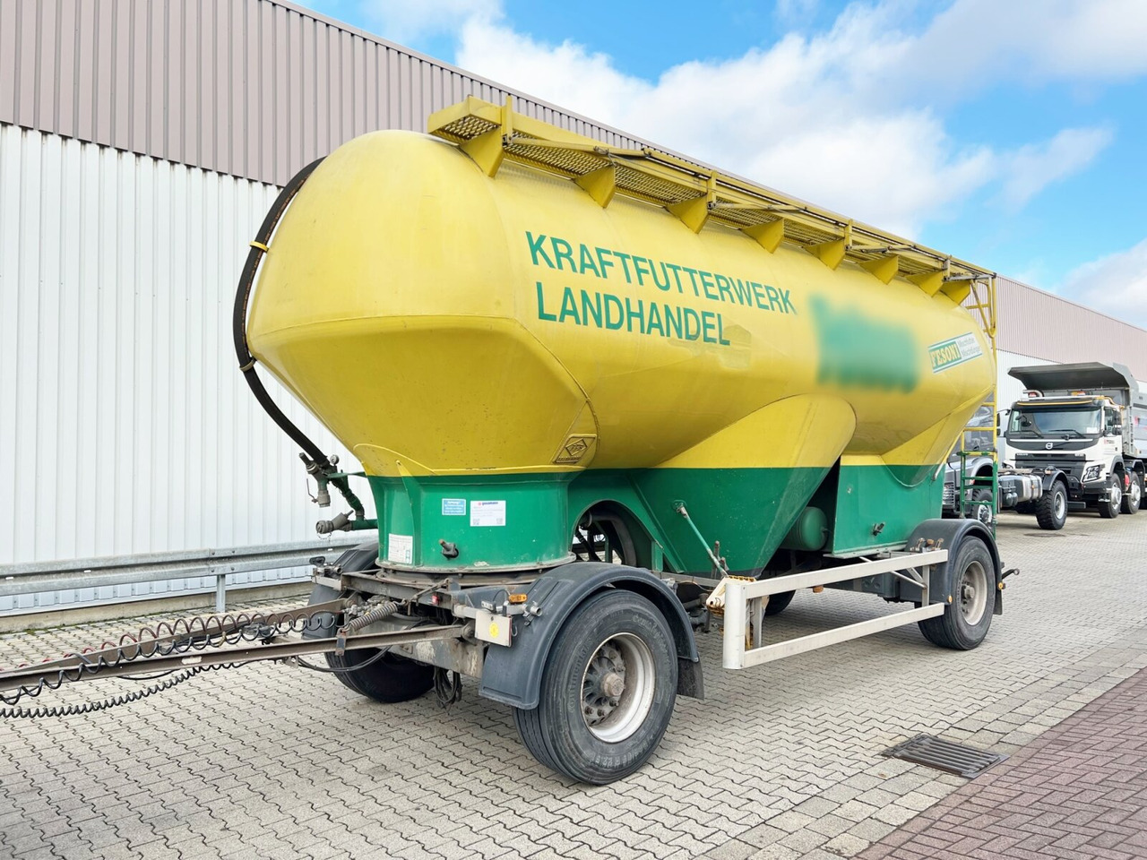 Feldbinder EUT 31.2 Silo-Anhänger EUT 31.2 Silo-Anhänger, ca. 31m³, 4x Domdeckel - Tanksläp: bild 1 Feldbinder EUT 31.2 Silo-Anhänger EUT 31.2 Silo-Anhänger, ca. 31m³, 4x Domdeckel - Tanksläp: bild 1