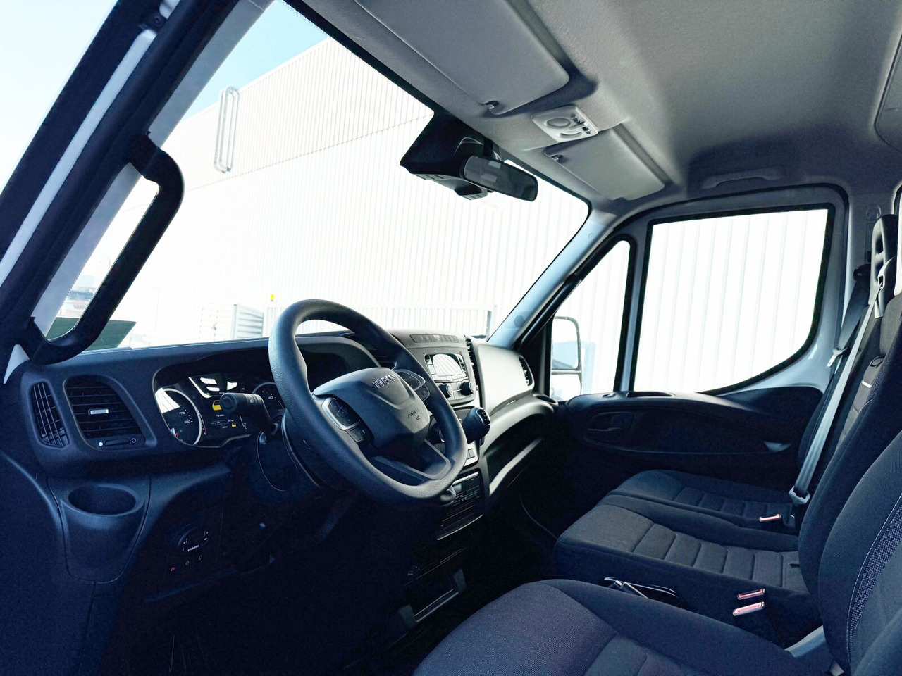 Iveco Daily 70C18 Doka 4x2 Daily 70C18 Doka 4x2 - Tippbil lastbil: bild 2 Iveco Daily 70C18 Doka 4x2 Daily 70C18 Doka 4x2 - Tippbil lastbil: bild 2
