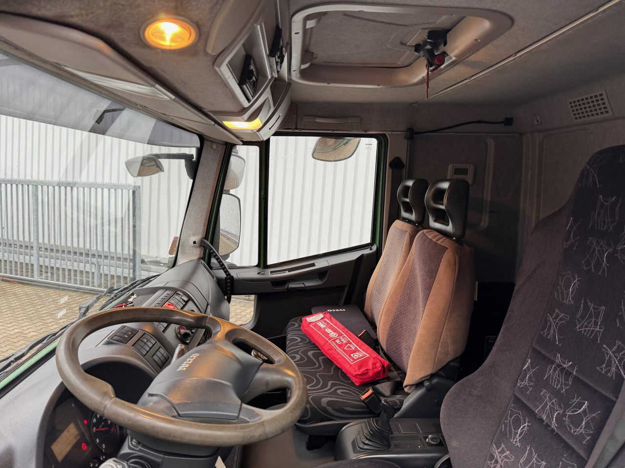 Iveco EuroCargo ML140E25 4x2 EuroCargo ML140E25 4x2, 2x AHK - Tippbil lastbil: bild 2 Iveco EuroCargo ML140E25 4x2 EuroCargo ML140E25 4x2, 2x AHK - Tippbil lastbil: bild 2
