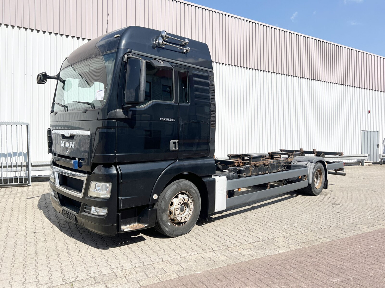 MAN TGA 18.360 4x2 LL TGA 18.360 4x2 LL, Fahrschulausstattung - Lastbil: bild 1 MAN TGA 18.360 4x2 LL TGA 18.360 4x2 LL, Fahrschulausstattung - Lastbil: bild 1