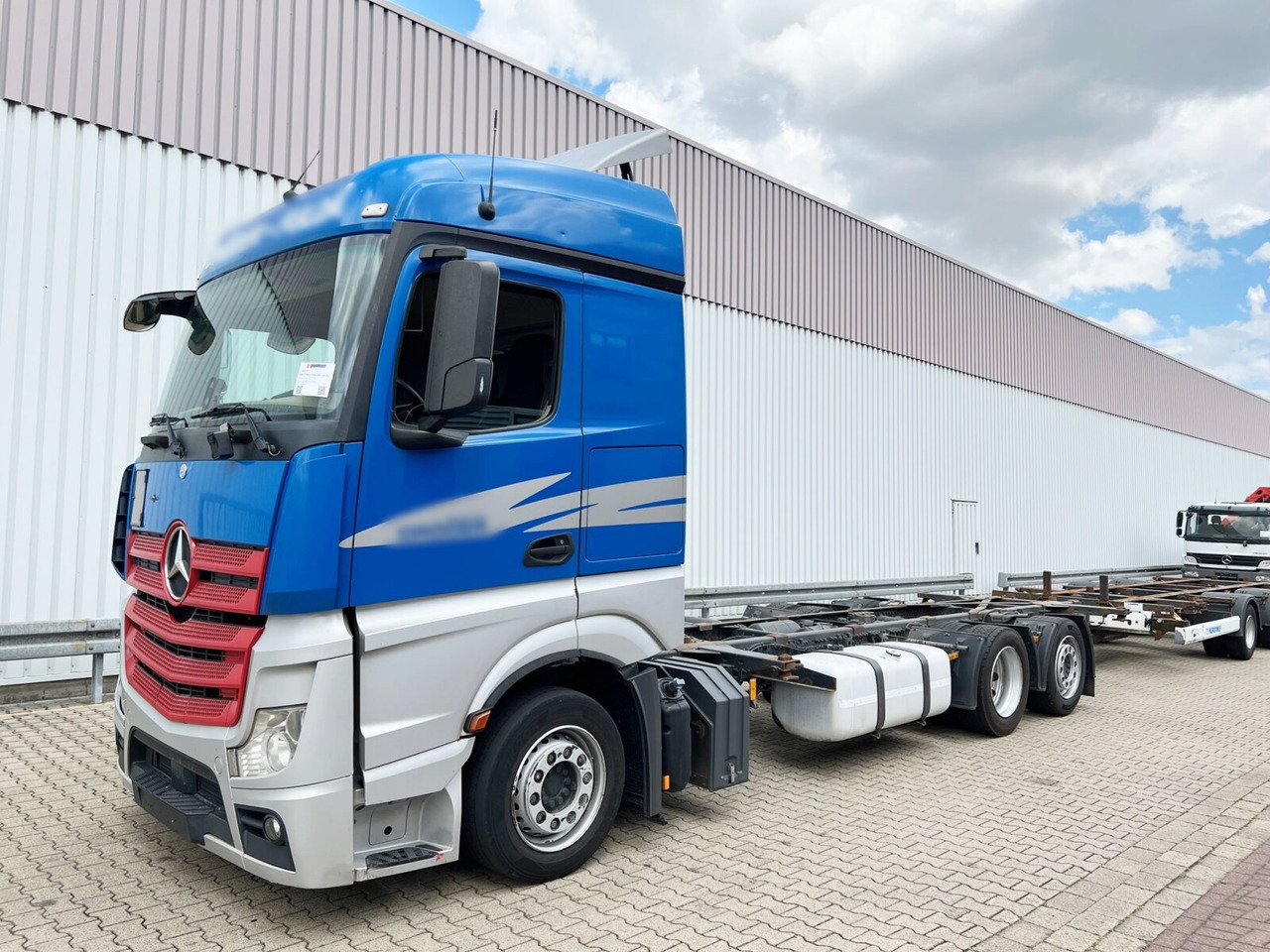 Mercedes-Benz Actros 2542/48 L/nR 6x2 Actros 2542/48 L/nR 6x2, Retarder, Standklima, StreamSpace, SoloStar - Containerbil/ Växelflak lastbil: bild 1 Mercedes-Benz Actros 2542/48 L/nR 6x2 Actros 2542/48 L/nR 6x2, Retarder, Standklima, StreamSpace, SoloStar - Containerbil/ Växelflak lastbil: bild 1