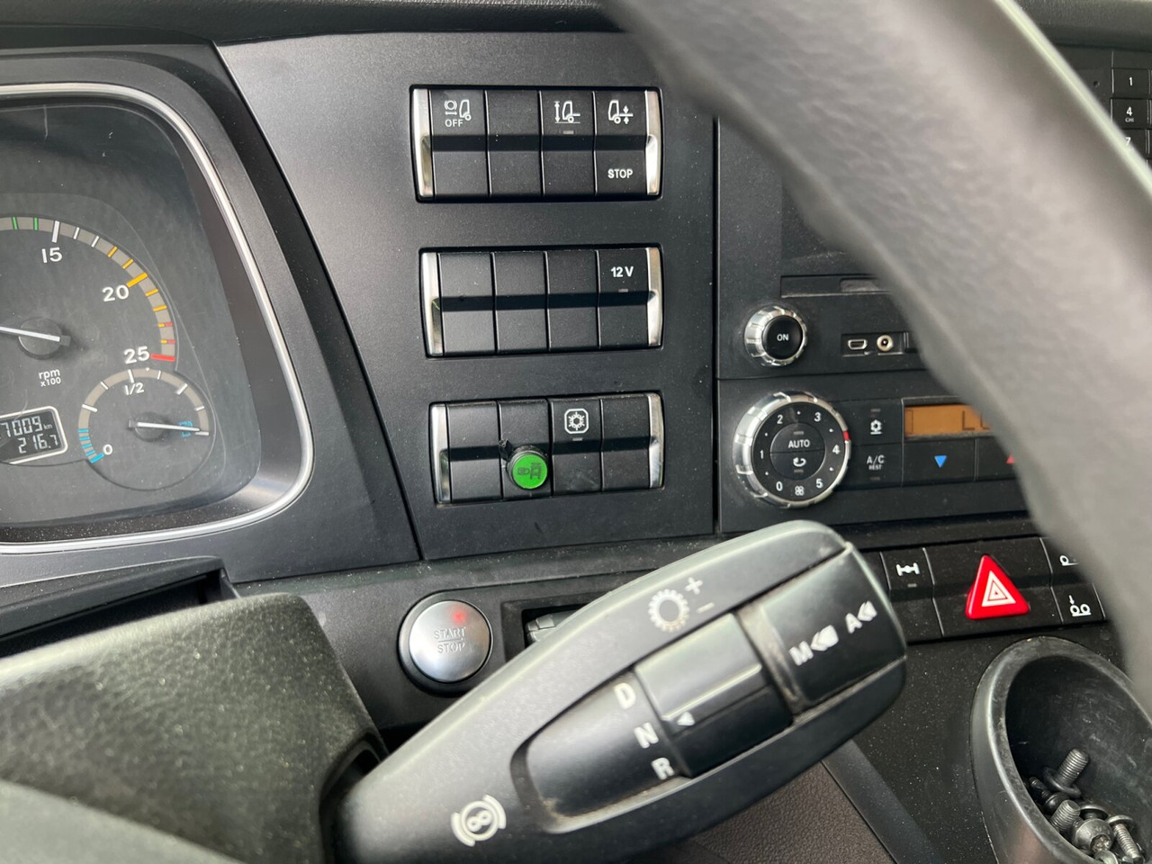 Mercedes-Benz Actros 2542/48 L/nR 6x2 Actros 2542/48 L/nR 6x2, Retarder, Standklima, StreamSpace, SoloStar - Containerbil/ Växelflak lastbil: bild 5 Mercedes-Benz Actros 2542/48 L/nR 6x2 Actros 2542/48 L/nR 6x2, Retarder, Standklima, StreamSpace, SoloStar - Containerbil/ Växelflak lastbil: bild 5