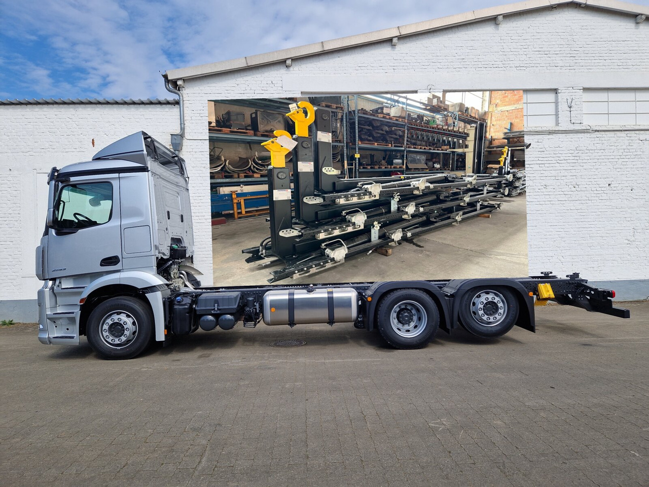 Mercedes-Benz Actros 2553 LL 6x2 Actros 2553 LL 6x2/46, Retarder, Liftachse, MultimediaCockpit, LED, Navi - Lastväxlare lastbil: bild 1 Mercedes-Benz Actros 2553 LL 6x2 Actros 2553 LL 6x2/46, Retarder, Liftachse, MultimediaCockpit, LED, Navi - Lastväxlare lastbil: bild 1
